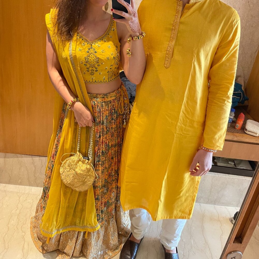Manyavar Mohey Yellow Lehenga